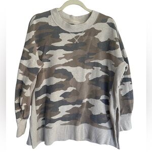 Aerie Camo Oversized Crew Neck- Size Medium‎ EUC